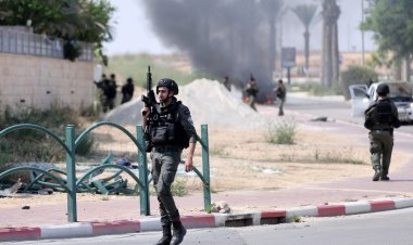 جيش الاحتلال يؤكد استمرار الاشتباكات بغلاف غزة