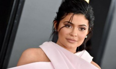 أمريكية شهيرة تحذف منشور تضامني مضاد للشعب الفلسطيني بسبب المتابعين