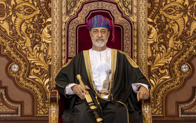 سلطان عمان يؤكد تضامن بلاده مع الشعب الفلسطيني ودعم كافة الجهود الداعية لوقف التصعيد