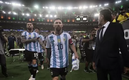 ميسي يعلق على "كارثة السوبر كلاسيكو"