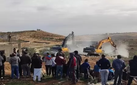 بيت حنينا- البلدية تجبر مقدسيا على هدم منزله بيده