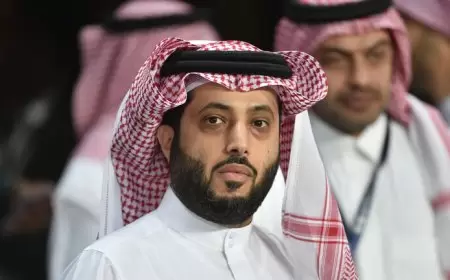 مصر.. الزمالك يزيل لافتات 10 شخصيات بينها تركي آل الشيخ