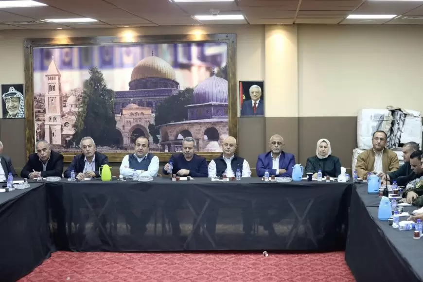 وزير الداخلية اللواء هب الريح يتفقد محافظة طولكرم ويجتمع مع مسير أعمال المحافظة مصطفى طقاطقه  ومدراء الأجهزة الأمنية وأمين سر فتح  و المجلس التنفيذي