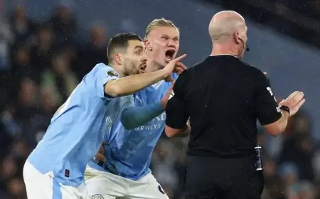 مهدد بالإيقاف.. هالاند يثور على الحكم بسبب "قرار غريب"