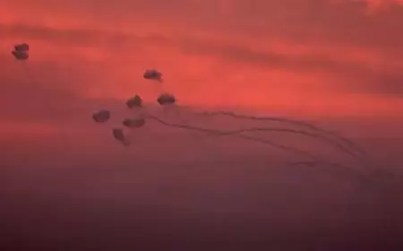 قصف وغارات ومعارك ضارية في محاور التوغل بغزة