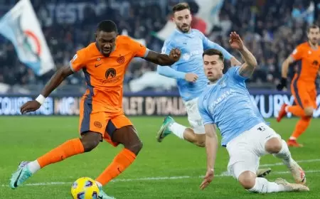 إنتر يبتعد بقمة الدوري الإيطالي بثنائية في لاتسيو