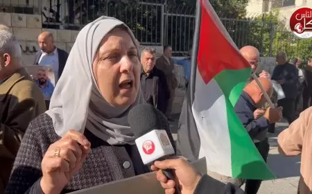 وقفة مساندة للمعتقلين ونصرة لغزة أمام الصليب الأحمر بطولكرم