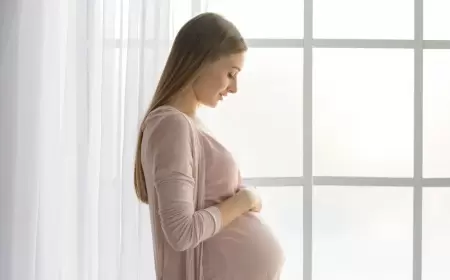 هرمون يفرزه الجنين.. لماذا تشعر الحوامل بالغثيان؟