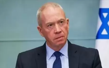 غالانت: "السنوار يستمع إلى قنابل سلاح الجو والآليات.. سيلتقي قريبا بفوهات أسلحتنا"