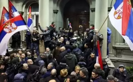 صدامات بالعاصمة الصربية بين الشرطة ومتظاهرين رافضين لنتائج الانتخابات