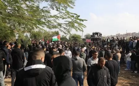 قبلات الوداع وبكاء الرجال يرافق تشييع شهداء نور شمس