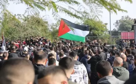 (صور)  جماهير شعبنا تشيع جثامين الشهداء  الستة بمخيم نور شمس
