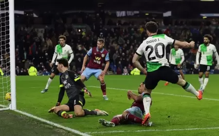 جوتا يعود في الوقت المناسب لتعويض صلاح