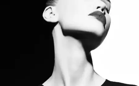 احصلي على رقبة "الديك الرومي" و"نفرتيتي".. علاجات ثورية لشيخوخة الرقبة