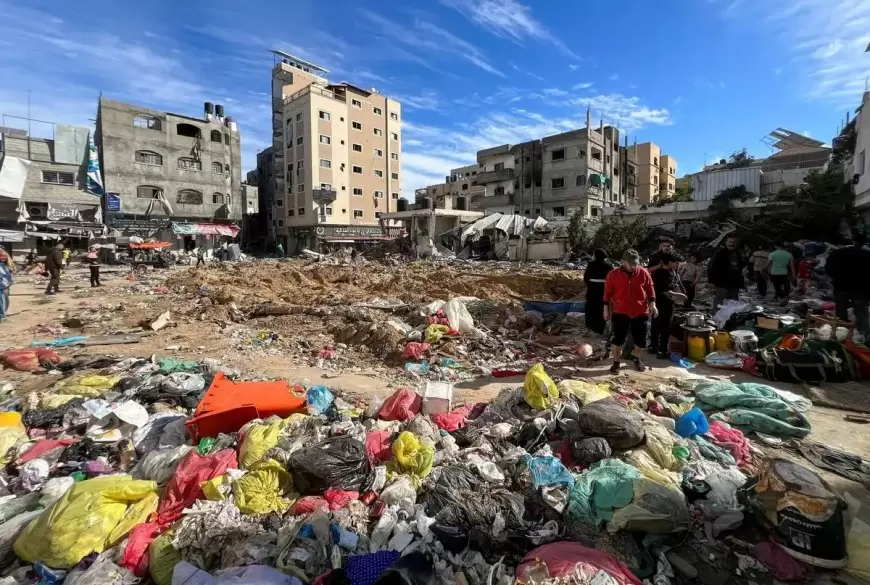 مجزرة في ساحة مستشفى كمال عدوان: 20 شهيد تحت جنازير جرافات ودبابات جيش الاحتلال