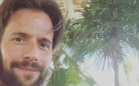 وفاة ممثل أميركي وابنتيه بحادث تحطم طائرة.. وآخر كلماته مؤثرة