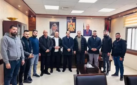 جانب من لقاء مسير أعمال محافظة طولكرم مصطفى طقاطقة مع وفد من  هيئة حياة القدس ضم رئيس الهيئه  معتصم شعيبات والوفد المرافق له