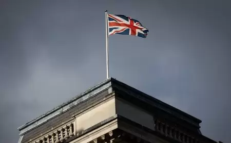 بريطانيا تحذر مواطنيها في إسرائيل ومصر ودول عربية بعد الهجوم على اليمن