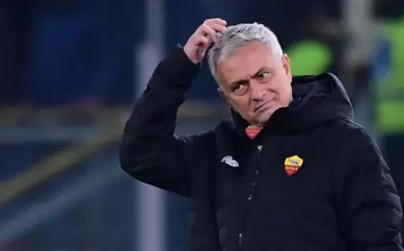 روما يقيل مدربه البرتغالي جوزيه مورينيو