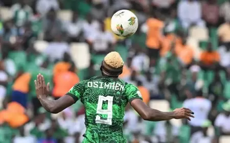أوسيمين هداف نيجيريا سعيد بخوض أمم إفريقيا في بلاد دروغبا مثله الأعلى
