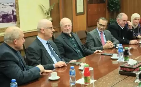 تنديدا باقتحام الاحتلال لحرمها... مؤسسات وفعاليات نابلس في زيارة تضامنية لجامعة النجاح