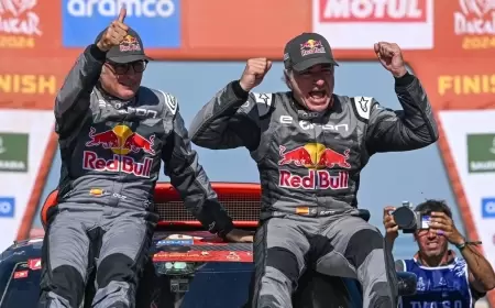 ساينز يتوج برالي داكار للمرة الرابعة في مسيرته