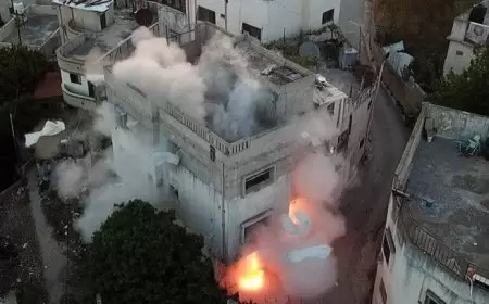 الاحتلال يهدم منزلي الشهيدين القواسمي في مدينة الخليل