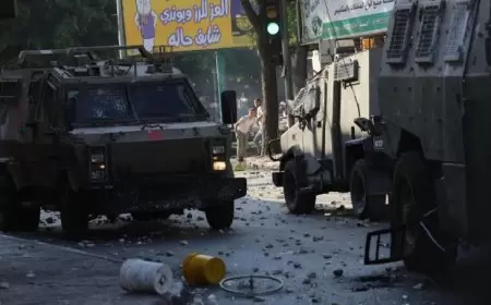الاحتلال يعتقل 8 مواطنين من محافظة الخليل واندلاع مواجهات