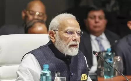 ناريندرا مودي يدشن المعبد الهندوسي في موقع المسجد المدمّر