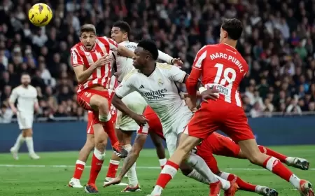 فينيسيوس يرد على ألميريا: هكذا نسجل على الشاطئ