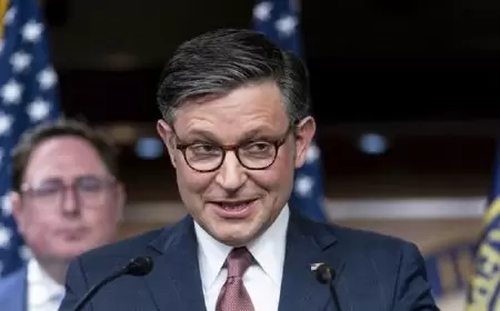 رئيس مجلس النواب الأمريكي يعلق على قرار لبايدن: فشل مقرف