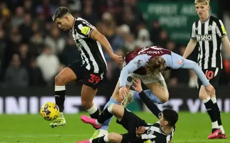 نيوكاسل يضرب أستون فيلا بثلاثية