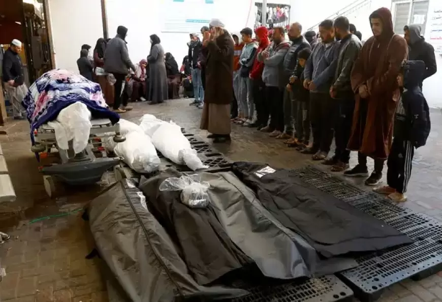 غزة: مجازر مستمرة وضغوط غربية على الأونروا ومبادرات لوقف إطلاق النار