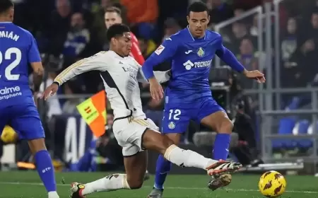 بيلنغهام يواجه خطر الإيقاف بعد "إهانة" غرينوود