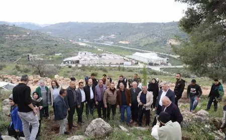 تحت رعاية مسير أعمال محافظة طولكرم مصطفى طقاطقة وبمشاركة مدراء المؤسسات وأعضاء اللجنة لجنة تطوير الأحراش تنظم  فعالية لزراعة الأشجار الحرجية باحراش عنبتا