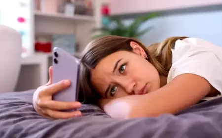 أعراض مخيفة.. دراسة تكشف تأثير تيك توك على المراهقين
