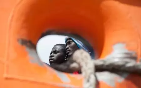 البحرية المغربية تنقذ 141 مهاجرا إفريقيا في طريقهم إلى جزر الكناري الإسبانية