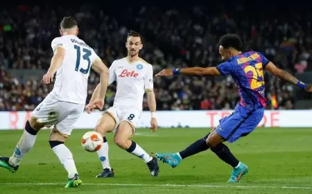 نابولي يستضيف برشلونة بمدرب جديد.. وعقم تهديفي