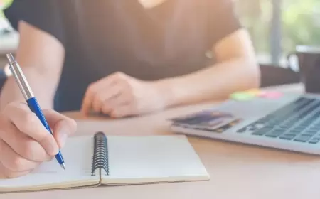 دراسة "عكس التيار".. الكتابة باليد أفضل للذاكرة والتعلم