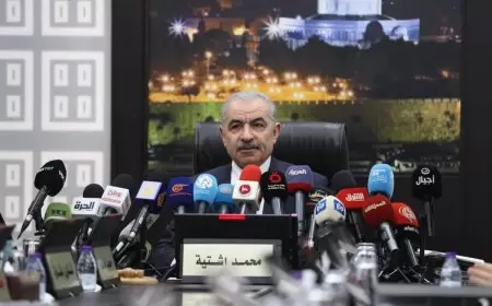 اشتية: وضعت استقالة الحكومة تحت تصرف الرئيس عباس