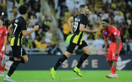 حمدالله يعزز رقمه.. ودونيس يواصل هزائمه