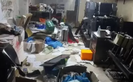 الاحتلال يحطم محتويات مطبعتين ويستولي على معداتهما جنوب جنين