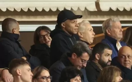 ريال مدريد يشعل "حرباً" بين باريس ومبابي