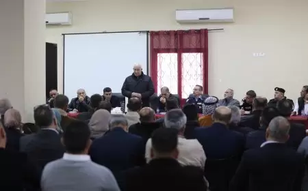 وزير الداخلية اللواء هب الريح ومسير  أعمال محافظة طولكرم مصطفى طقاطقة يجتمعان مع المجلسين التنفيذي والإستشاري وفعاليات المحافظة