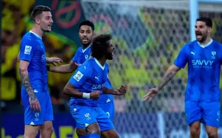 الهلال يهزم الاتحاد ويبلغ نصف النهائي في ليلة كتابة التاريخ