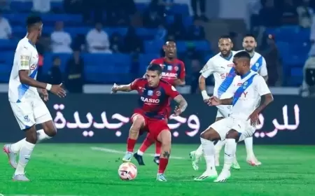 الهلال يستضيف ضمك بذكرى "التعثر الأخير"