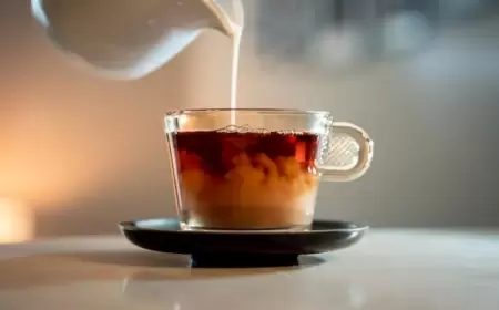 7 آثار جانبية سلبية للإكثار من تناول الشاي بالحليب!