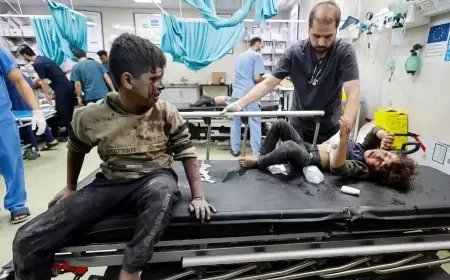 غزة: شهداء وجرحى في سلسلة غارات اسرائيلية واقتحام مجمع ناصر الطبي واعتقال كوادر طبية