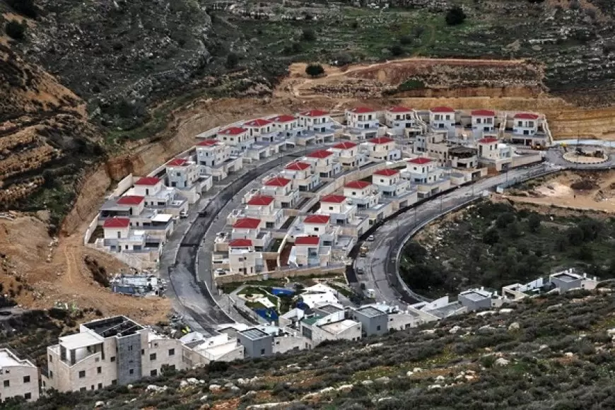 : مصادرة اراضي من ابو ديس ضمن مشروع "القدس الكبرى"
