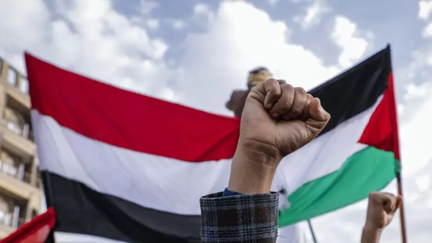 جماعة "أنصار الله": الولايات المتحدة وبريطانيا تتحملان تداعيات "عسكرة" البحر الأحمر